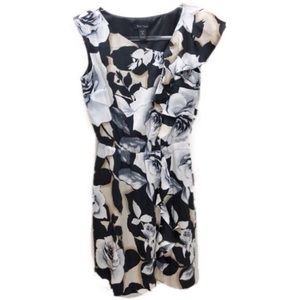 WHBM Elegant White Rose Dress Black White Size 00